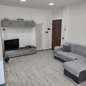 https://casa-lucia-rozzano.it-lombardy.com